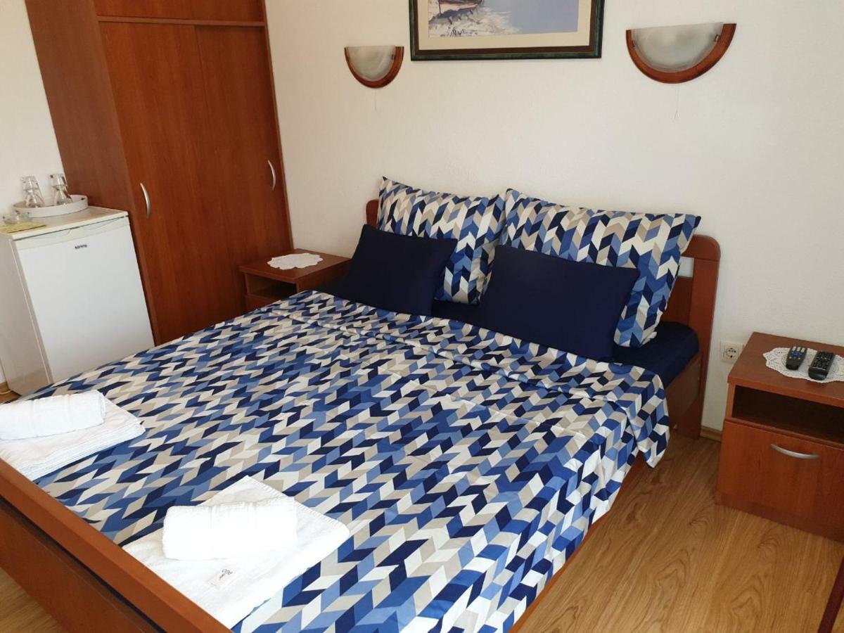 Pansion Ribica Hotel Crikvenica Exterior foto