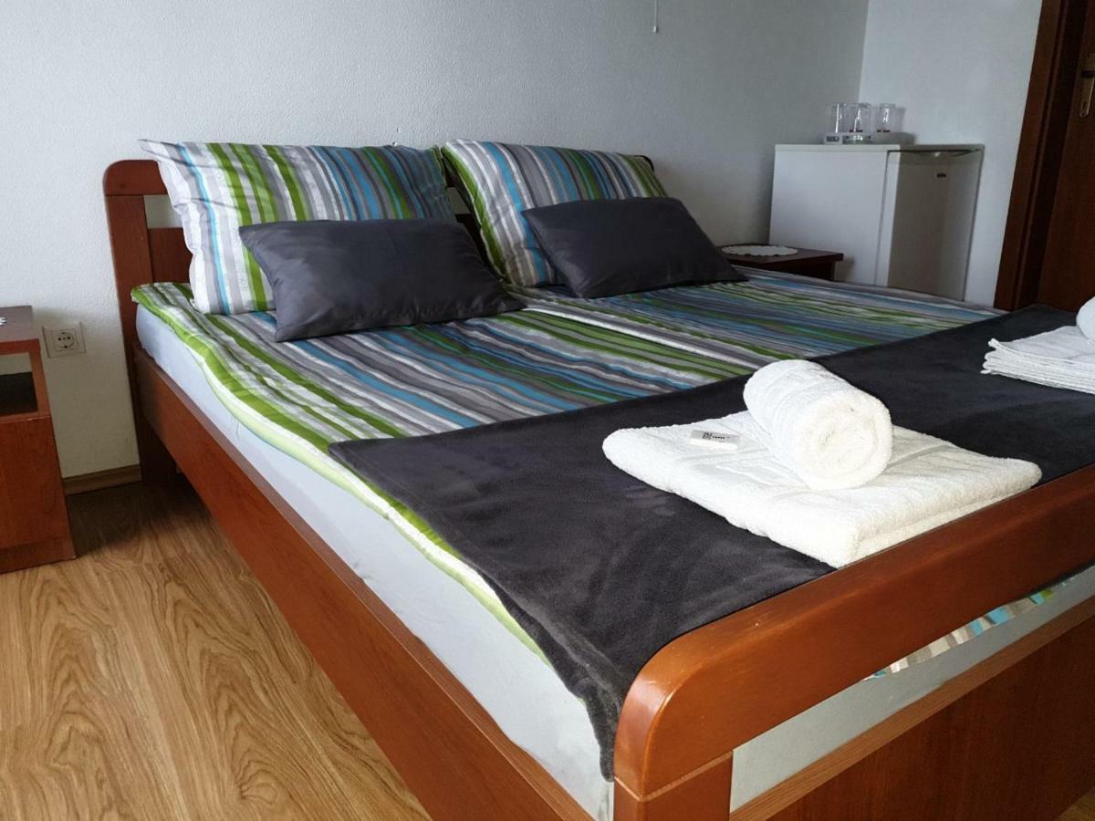 Pansion Ribica Hotel Crikvenica Exterior foto
