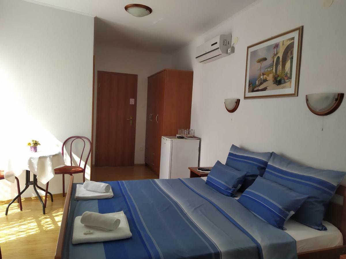 Pansion Ribica Hotel Crikvenica Exterior foto